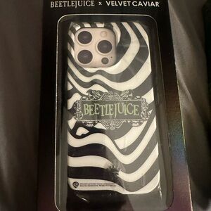 New I phone case with charger